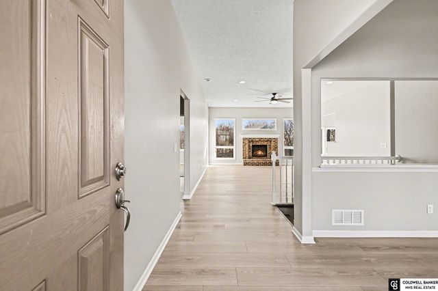 9865 Fowler Drive, Papillion, NE 68046