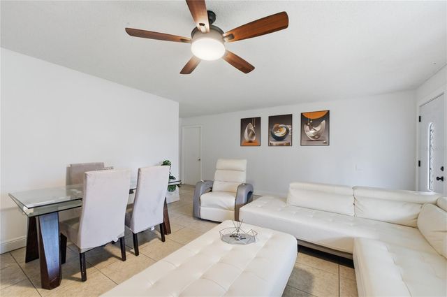 524 PIGEON CIR, Orlando, FL 32825