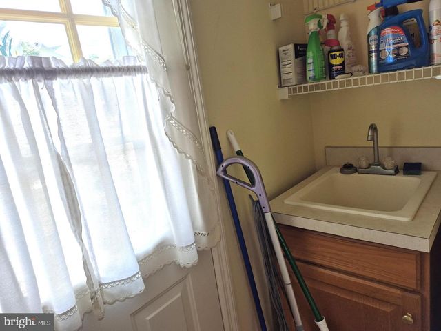 20 OAKS DR, Mays Landing, NJ 08330