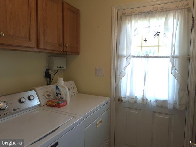 20 OAKS DR, Mays Landing, NJ 08330