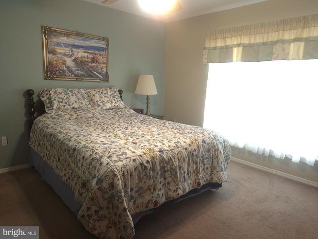 20 OAKS DR, Mays Landing, NJ 08330