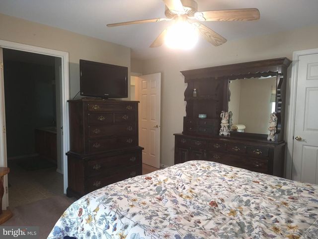 20 OAKS DR, Mays Landing, NJ 08330