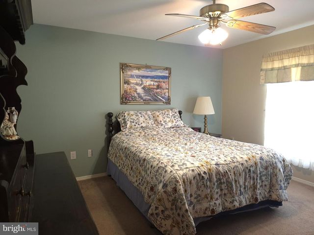 20 OAKS DR, Mays Landing, NJ 08330