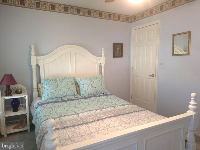20 OAKS DR, Mays Landing, NJ 08330