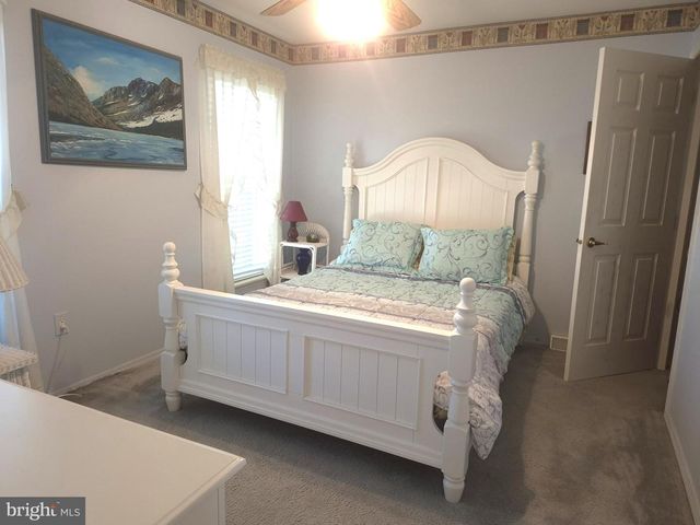 20 OAKS DR, Mays Landing, NJ 08330
