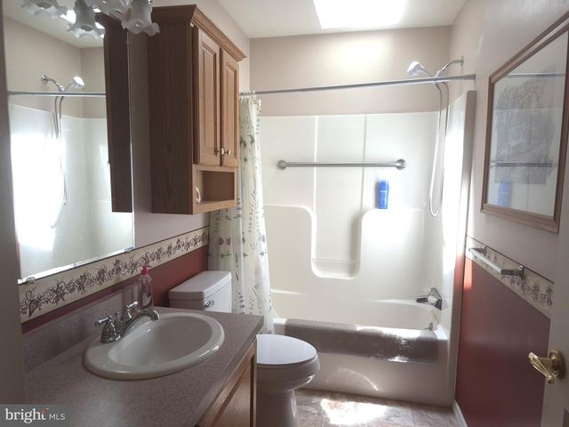 20 OAKS DR, Mays Landing, NJ 08330