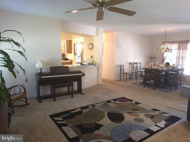 20 OAKS DR, Mays Landing, NJ 08330