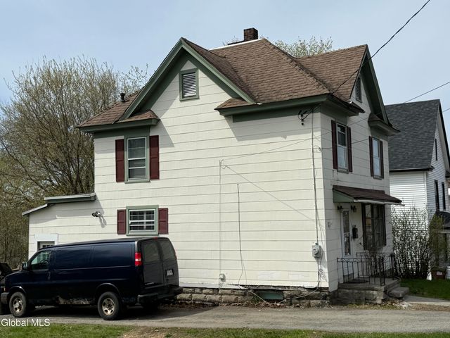 74 Park Street, Gloversville, NY 12078