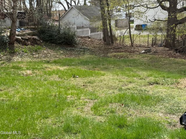 74 Park Street, Gloversville, NY 12078
