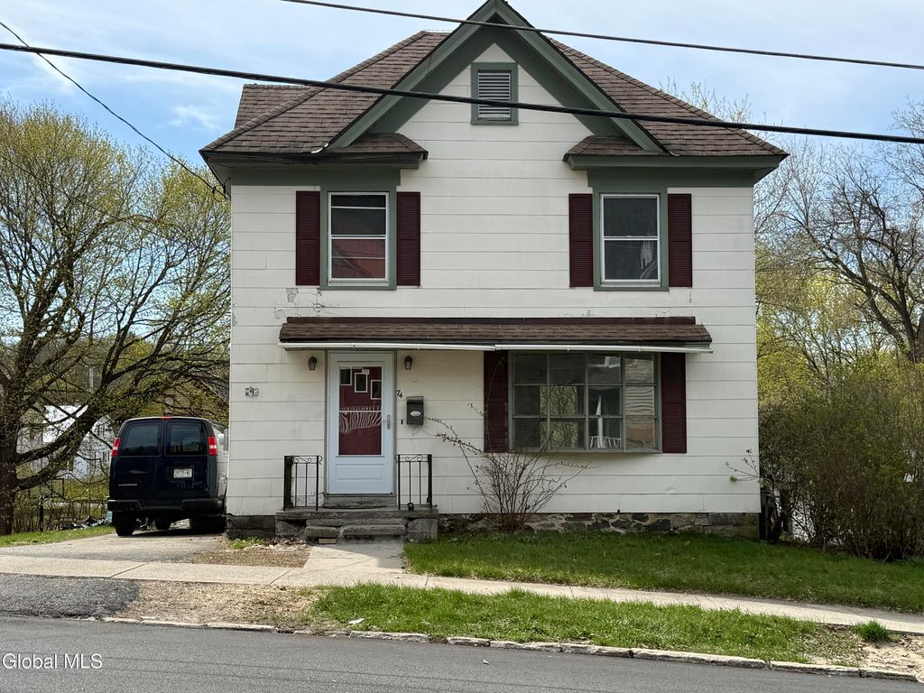 74 Park Street, Gloversville, NY 12078