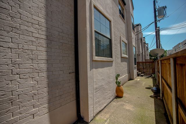 3901 Travis Street 116, Dallas, TX 75204