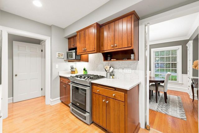 2516 N 90th STREET, Wauwatosa, WI 53226