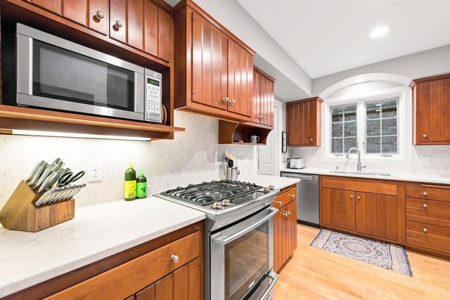 2516 N 90th STREET, Wauwatosa, WI 53226
