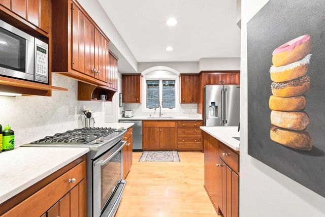 2516 N 90th STREET, Wauwatosa, WI 53226