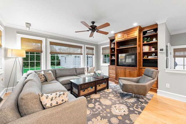 2516 N 90th STREET, Wauwatosa, WI 53226