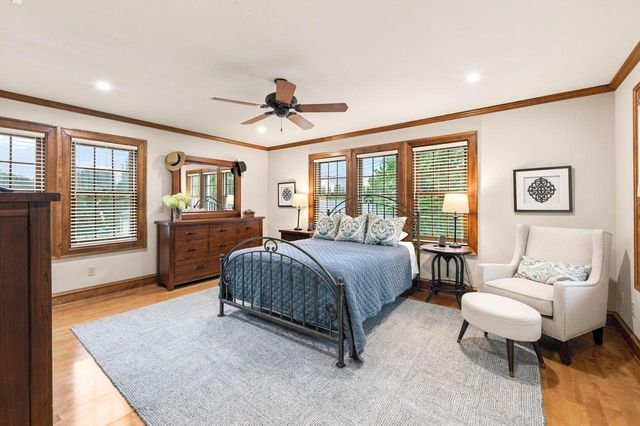 2516 N 90th STREET, Wauwatosa, WI 53226