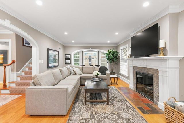 2516 N 90th STREET, Wauwatosa, WI 53226