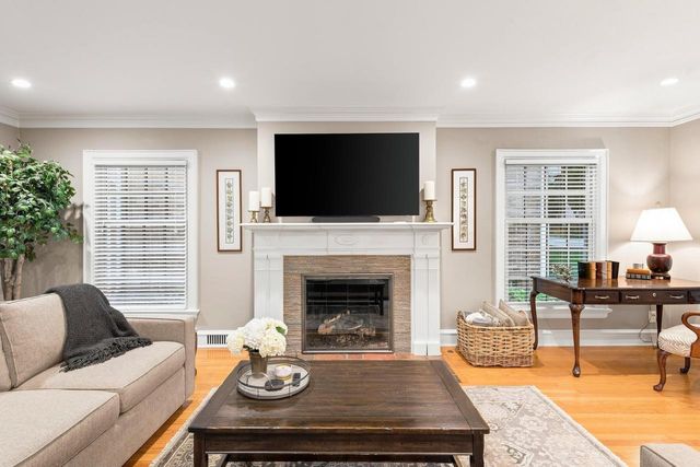 2516 N 90th STREET, Wauwatosa, WI 53226