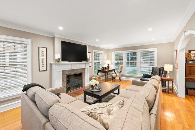 2516 N 90th STREET, Wauwatosa, WI 53226