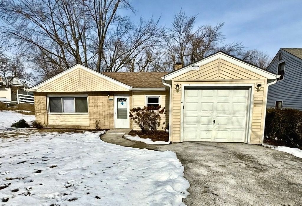 2904 Woodworth Place, Hazel Crest, IL 60429