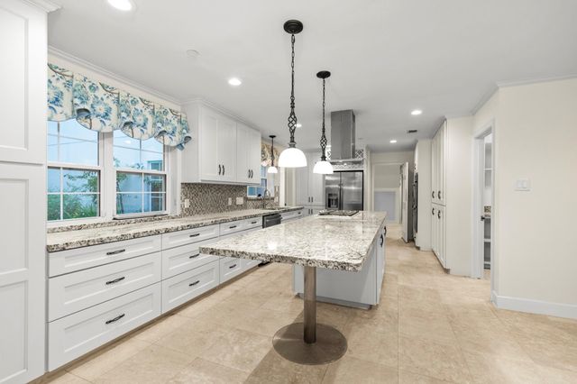 11518 Summerhill Lane, Piney Point Village, TX 77024