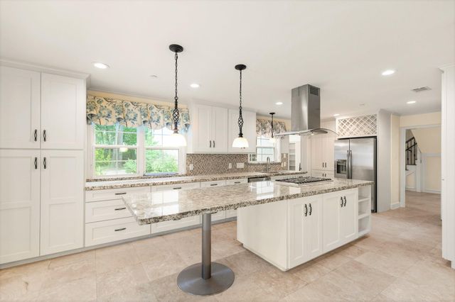 11518 Summerhill Lane, Piney Point Village, TX 77024