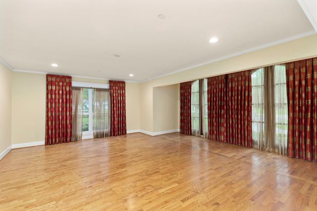 11518 Summerhill Lane, Piney Point Village, TX 77024