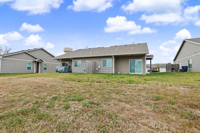 8041-8043 E 34th Ct s, Wichita, KS 67210