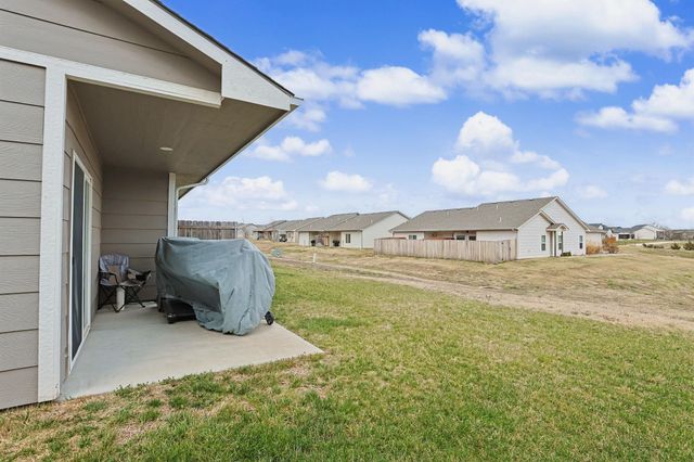 8041-8043 E 34th Ct s, Wichita, KS 67210