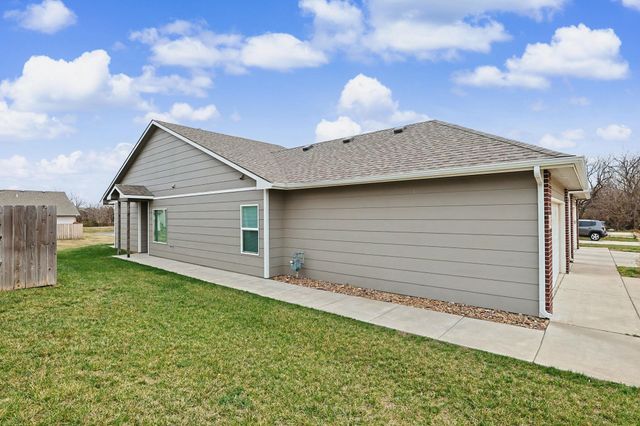 8041-8043 E 34th Ct s, Wichita, KS 67210