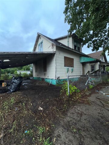 1007 Decker Street, Flint, MI 48503