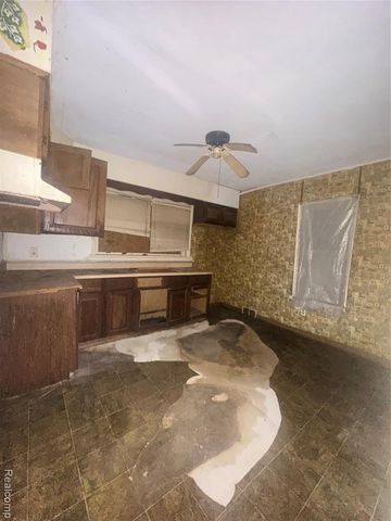 1007 Decker Street, Flint, MI 48503