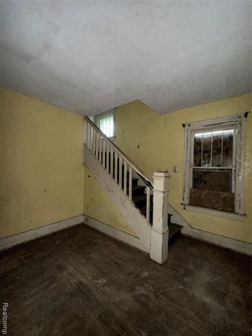 1007 Decker Street, Flint, MI 48503
