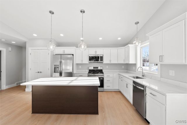 307 Nicks Way, Geddes, NY 13209