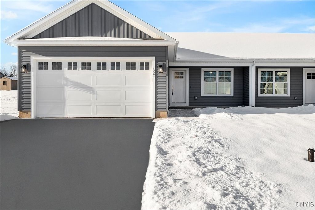 307 Nicks Way, Geddes, NY 13209