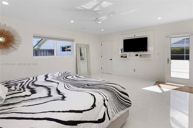 1220 Azalea Cres, Hollywood, FL 33019