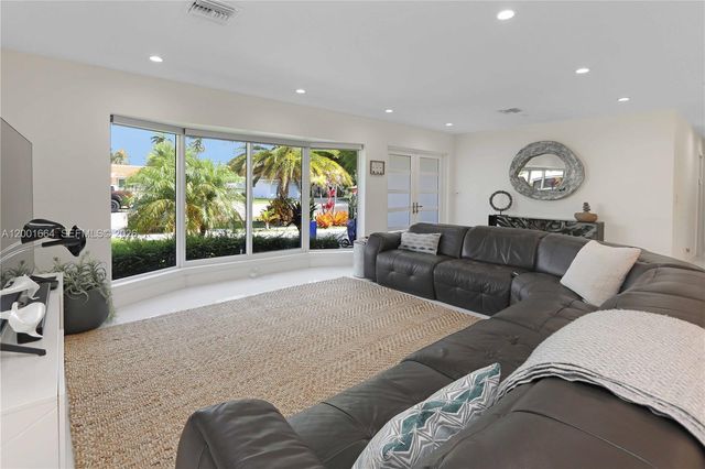 1220 Azalea Cres, Hollywood, FL 33019