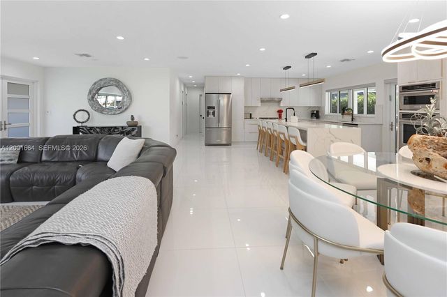 1220 Azalea Cres, Hollywood, FL 33019