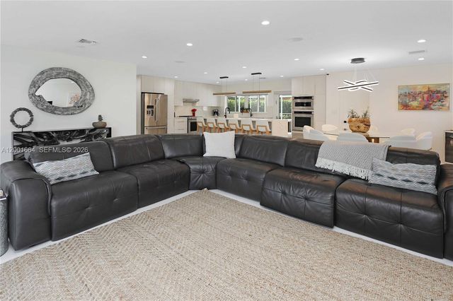 1220 Azalea Cres, Hollywood, FL 33019