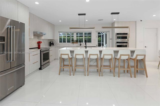 1220 Azalea Cres, Hollywood, FL 33019