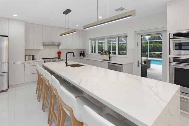 1220 Azalea Cres, Hollywood, FL 33019