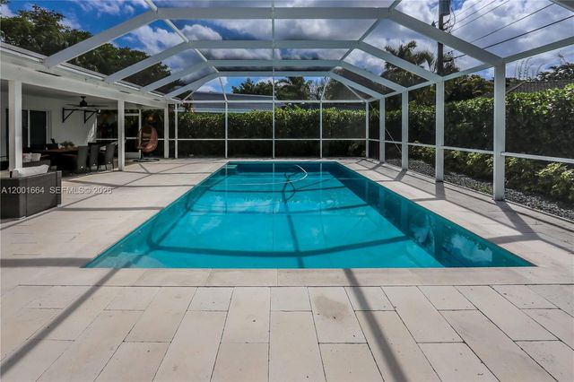 1220 Azalea Cres, Hollywood, FL 33019