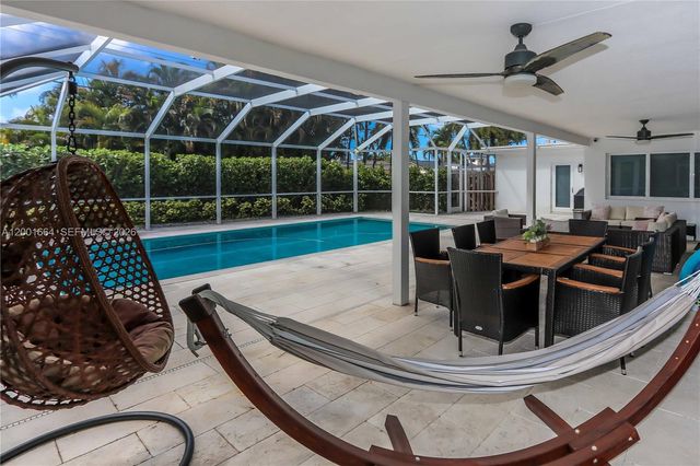 1220 Azalea Cres, Hollywood, FL 33019