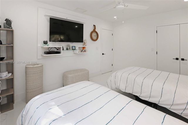 1220 Azalea Cres, Hollywood, FL 33019