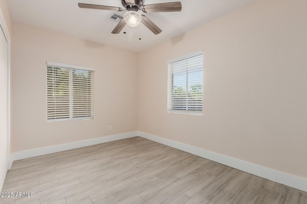 Image 13 of property listing at 2128 W GEORGIA Avenue, Phoenix, AZ 85015