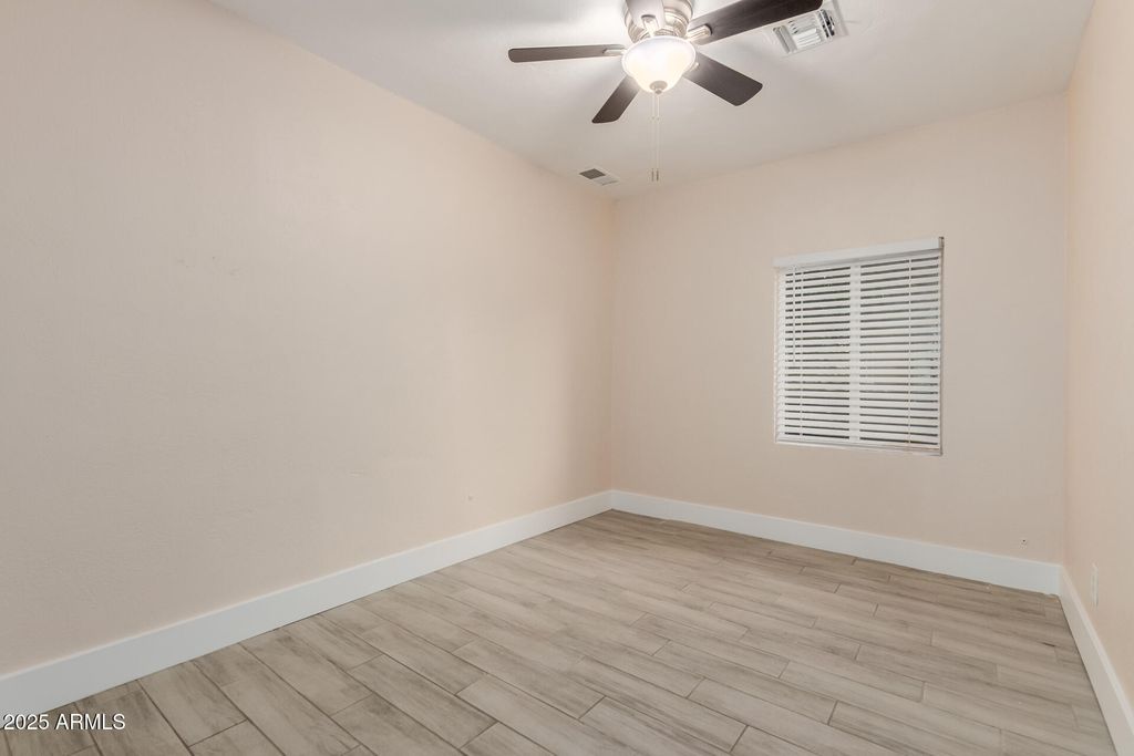 Image 16 of property listing at 2128 W GEORGIA Avenue, Phoenix, AZ 85015