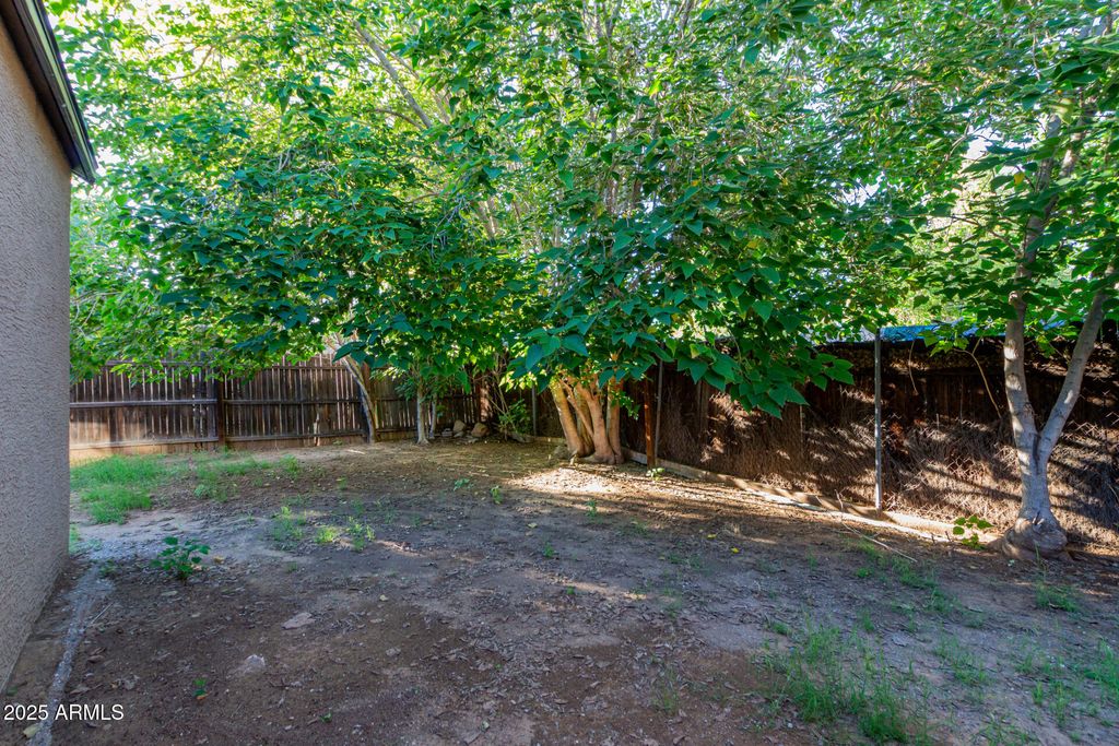 Image 25 of property listing at 2128 W GEORGIA Avenue, Phoenix, AZ 85015