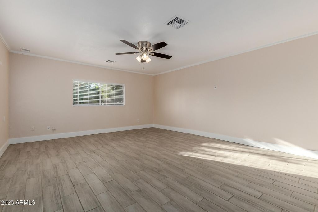 Image 5 of property listing at 2128 W GEORGIA Avenue, Phoenix, AZ 85015