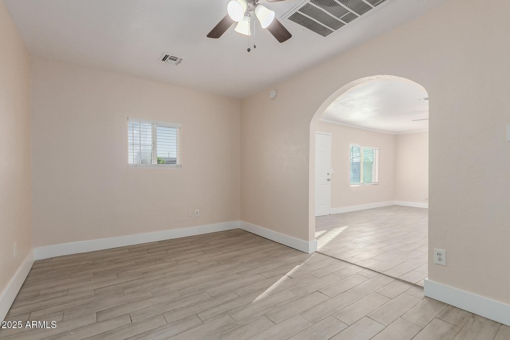 Image 8 of property listing at 2128 W GEORGIA Avenue, Phoenix, AZ 85015