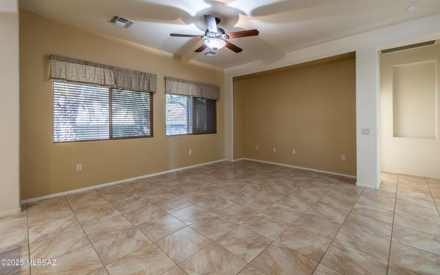 5860 S Painted Canyon Drive, Green Valley, AZ 85622